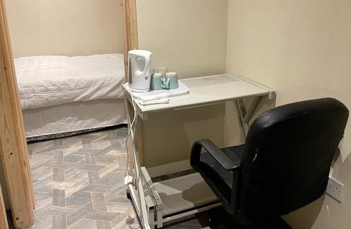 Rastrick Apartment | Contemporary