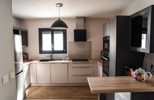 La Bouilladisse House | Contemporary house with jacuzzi