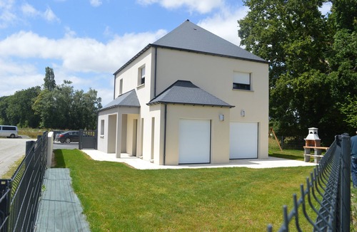Vilde-Guingalan House | Contemporary house in Vildé guingalan 5 km from Dinan P M R from 2 to 10 people