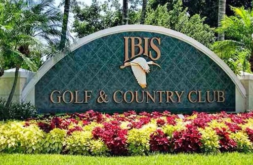 Pineapple Park - Ibis House | Contemporary Home on a Golf Course with Private Pool