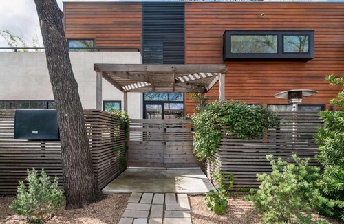 Holly House | Contemporary Home In Downtown Austin