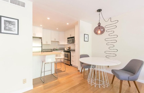 Pacific Heights Apartment | Contemporary Home in Pacific Heights 211