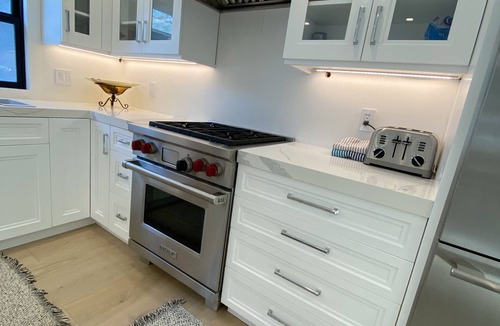 Ocean Park House | Contemporary Home within Walking distance to Santa Monica Beach