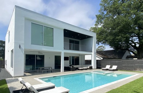 Garden Oaks House | Contemporary Home with Pool/Spa