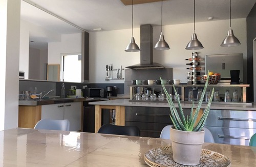 Rotheneuf House | Contemporary house by the sea