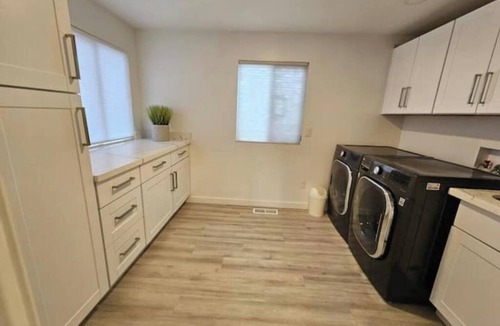 Bryn Mawr-Skyway House | Contemporary House in Seattle