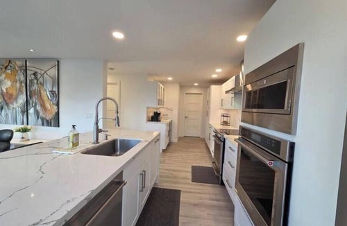 Bryn Mawr-Skyway House | Contemporary House in Seattle