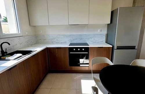 Justices House | Contemporary house St léonard