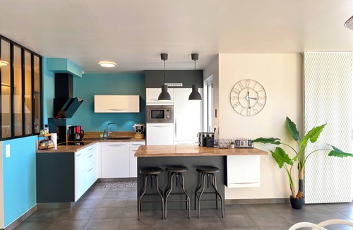 Erdeven House | Contemporary house with heated pool