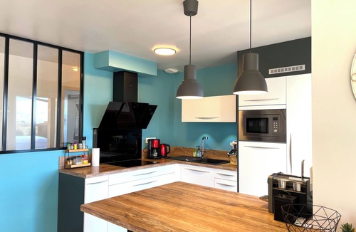 Erdeven House | Contemporary house with heated pool