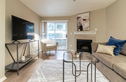 Belltown Apartment | Contemporary large 1BR, in unit Washer/Dryer, parking with all amenities!