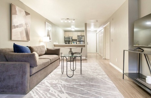 Belltown Apartment | Contemporary large 1BR, in unit Washer/Dryer, parking with all amenities!
