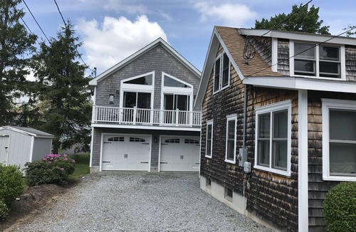 Westbrook Center Apartment | Contemporary Loft Apartment