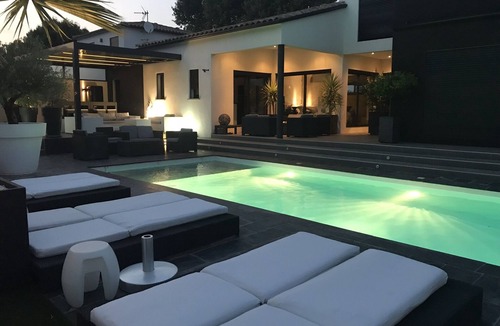 Saint-Series Villa | Contemporary luxury villa with private pool
