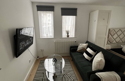 Alperton Apartment | Contemporary Luxury Studio Flat in Alperton
