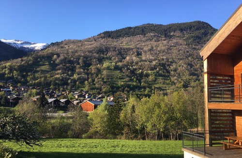 Bozel Ski Chalet | Contemporary Mountain Chalet