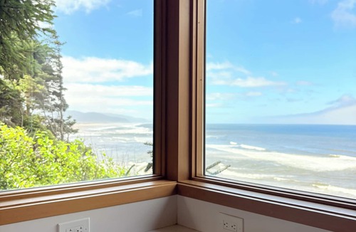 Neahkahnie Beach House | Contemporary Oceanfront Estate