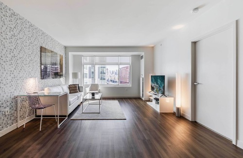 East Cambridge Apartment | Contemporary One Bedroom in Kendall Square