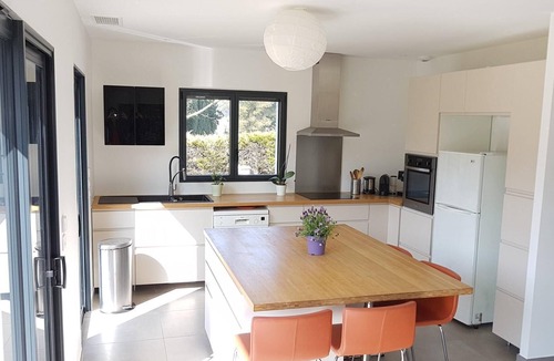 Bouc-Bel-Air Villa | CONTEMPORARY PROVENCAL MAS WITH SWIMMING POOL 11m