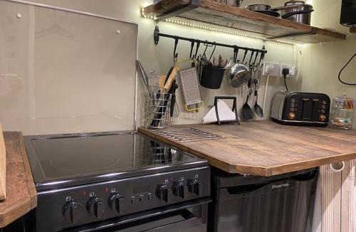 Inchbrook House | contemporary quiet countryside retreat