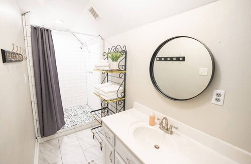 Midtown House | Contemporary & Spacious Home in Heart of Midtown!