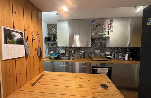 Hackney Apartment | Contemporary Style | Private Patio | London Fields