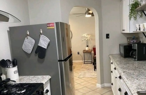 Pasadena House | Contemporary Stay in Pasadena