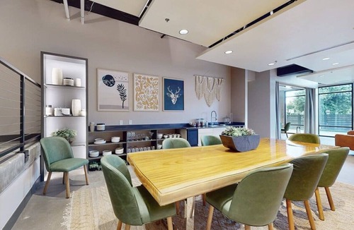 Uptown Apartment | Contemporary Studio in Denver