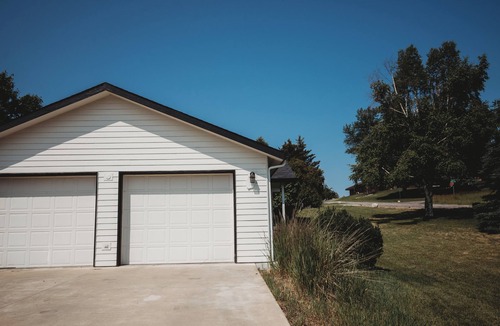 Bigfork Apartment | Contemporary Studio within Walking Distance of Downtown Bigfork!