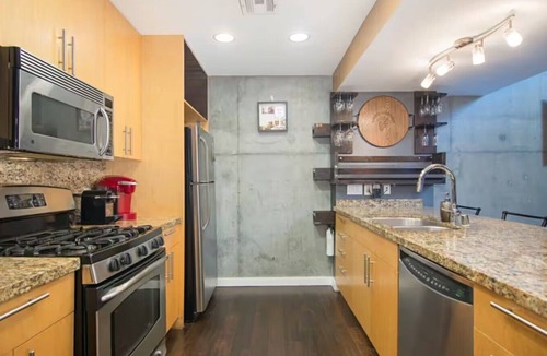 East Village Condo | Contemporary Urban Loft in the Heart of DT San Diego with Private Entrance