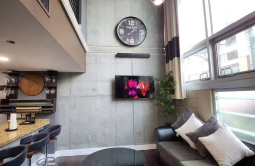 East Village Condo | Contemporary Urban Loft in the Heart of DT San Diego with Private Entrance