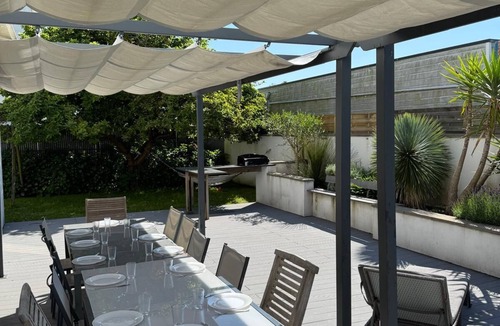 Surzur Villa | Contemporary villa ideally placed