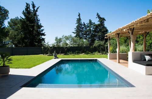 Sommieres Villa | Contemporary villa with pool, garden & walkable village