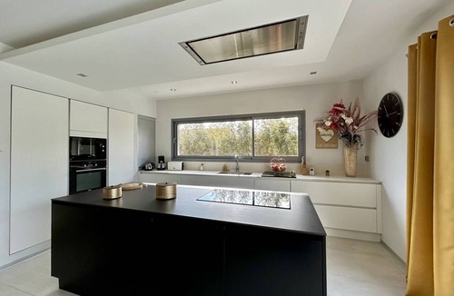 Perpignan Villa | Contemporary Villa with Private Pool and Air Conditioning 15min to Beaches