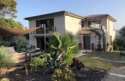 Giens Villa | Contemporary villa with sea view