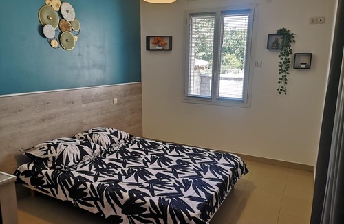 Milhaud Villa | Contemporary villa with lovely pool area