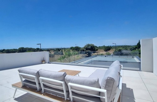 Perols House | contemporary villa with view