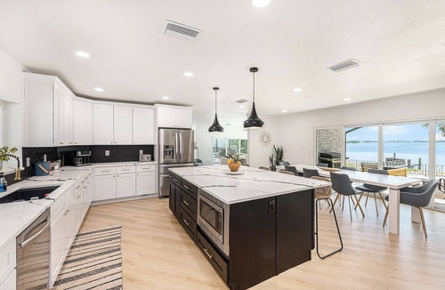 Jungle Terrace House | Contemporary Waterfront Oasis w/Infinity Pool & Open Bay Views - Sleeps 8+