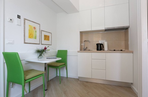 Pile Villa | Contemporary waterfront villa a short walk to Old Town, beach & amenities