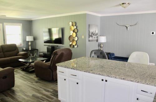Leon Valley House | Contemporary yet Cozy Fun