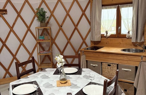 Hilsprich Cabin | Contemporary yurt