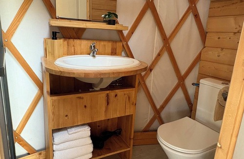 Hilsprich Cabin | Contemporary yurt