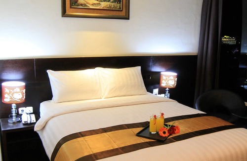 Panakkukang Hotel | Continent Centrepoint Hotel Makassar