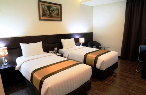 Panakkukang Hotel | Continent Centrepoint Hotel Makassar