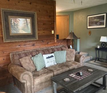 Hidden Valley Apartment | Continental Condo