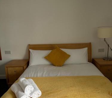 Hull Old Town Hotel | Continental Hotel with access to shared kitchen