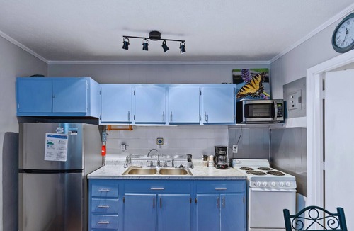 Sunset Beach Condo | Continental Motel - 1 bedroom condo close to beach