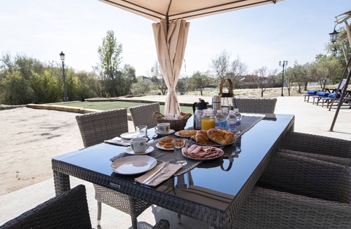 Velada Cabin | Continental Tent | El Toril Glamping Experience