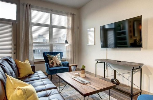 Deep Ellum Apartment | Continuum Homes - Dallas