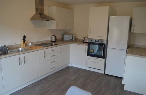 Newborough House | Contractor Accommodation - Sleeps 7 - Peterborough